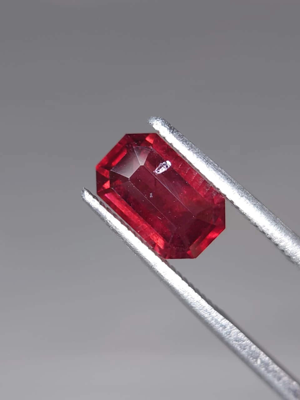 2.1ct Emerald Faceted Malaya Garnet from Tanzania — view 4